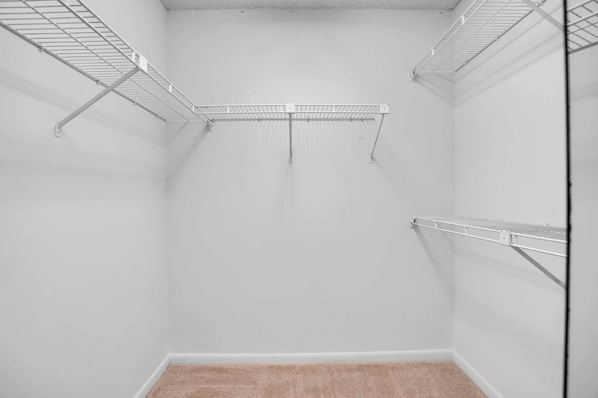 MASTER BEDROOM WALK IN CLOSET
