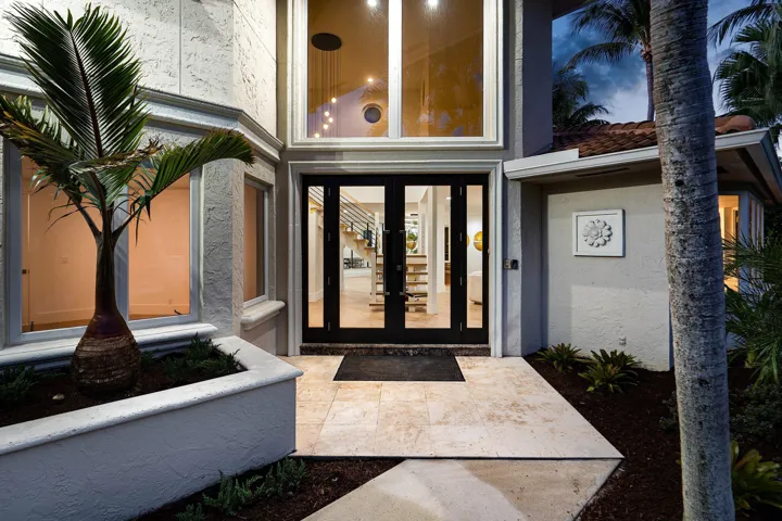 Welcome to 2570 Ave Au Soleil!