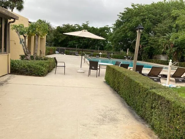 COMM POOL