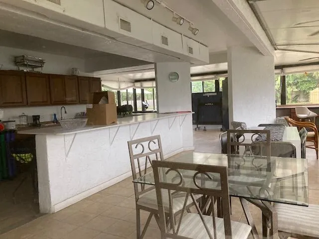 COMM ROOM