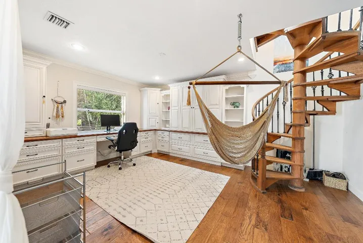 542 N Cypress Dr-16