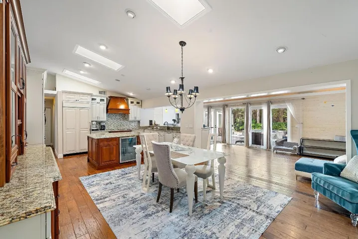 542 N Cypress Dr-14