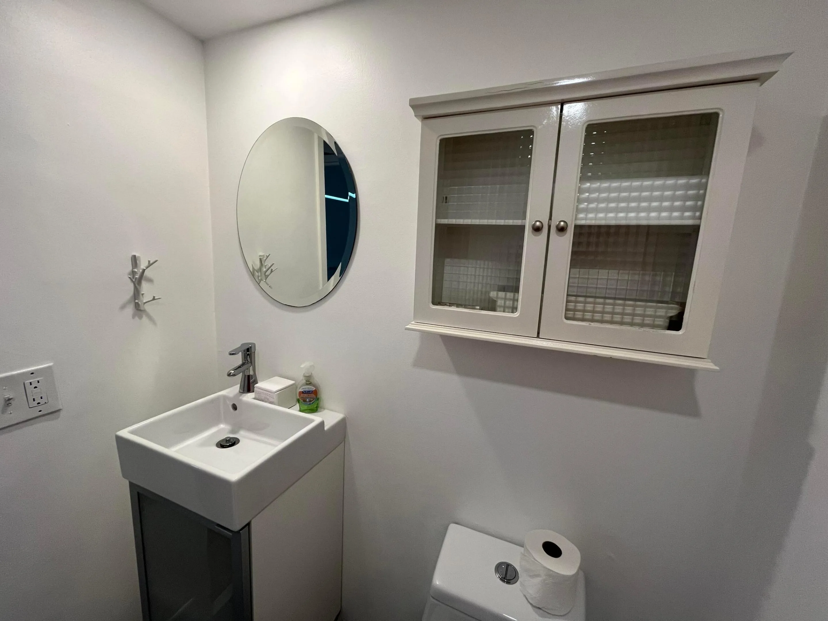 1/2 bathroom