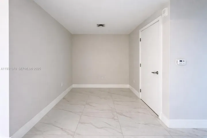 DEN