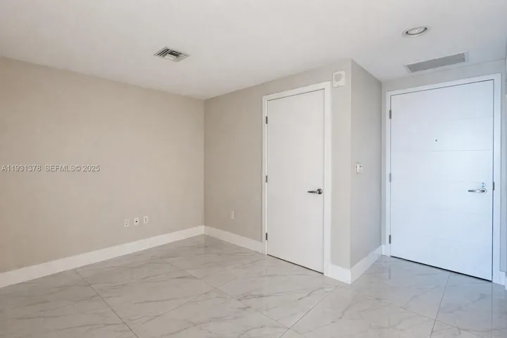 DEN