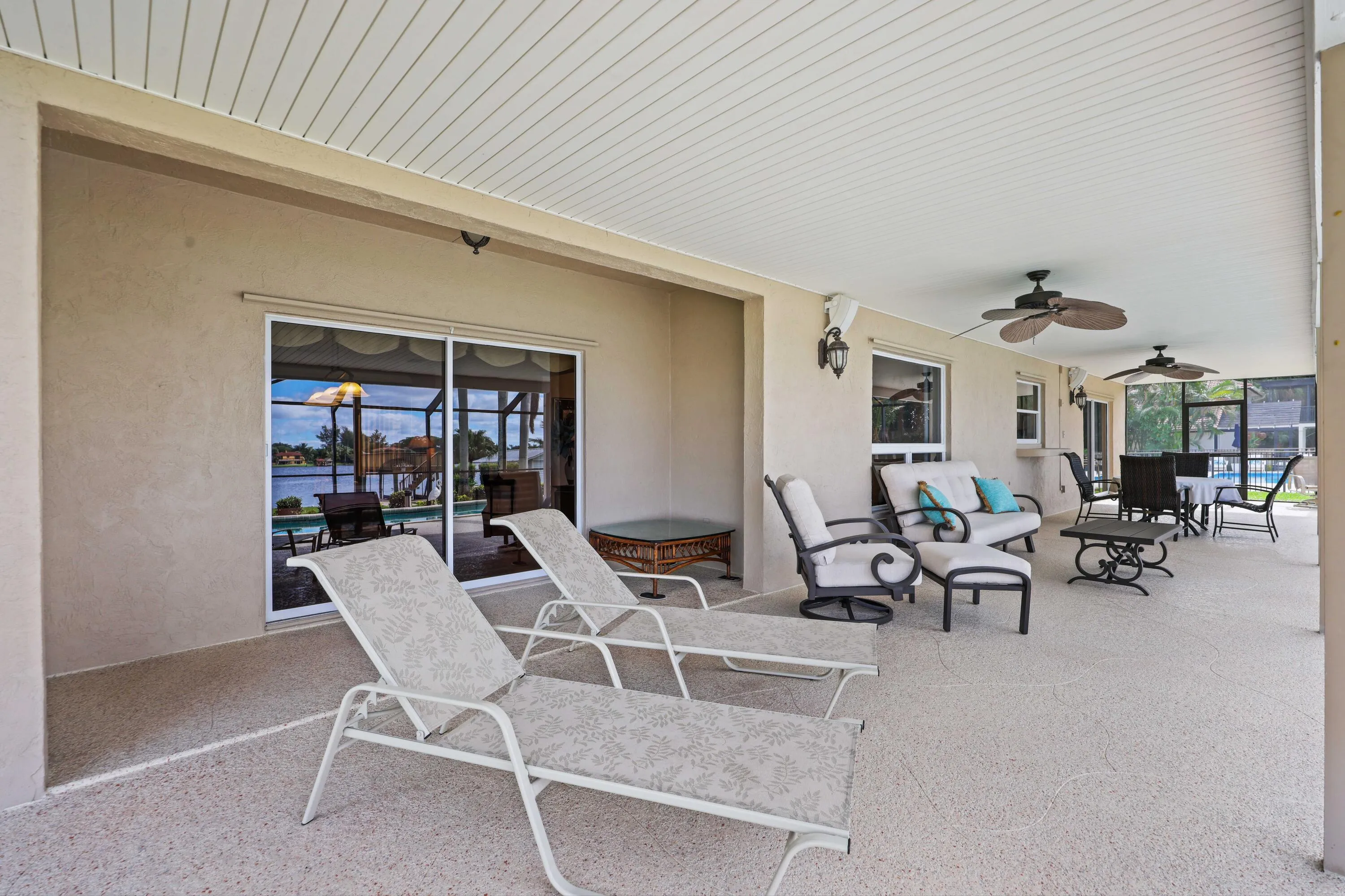 2097 Circle Pl Dr - Covered Patio(1)