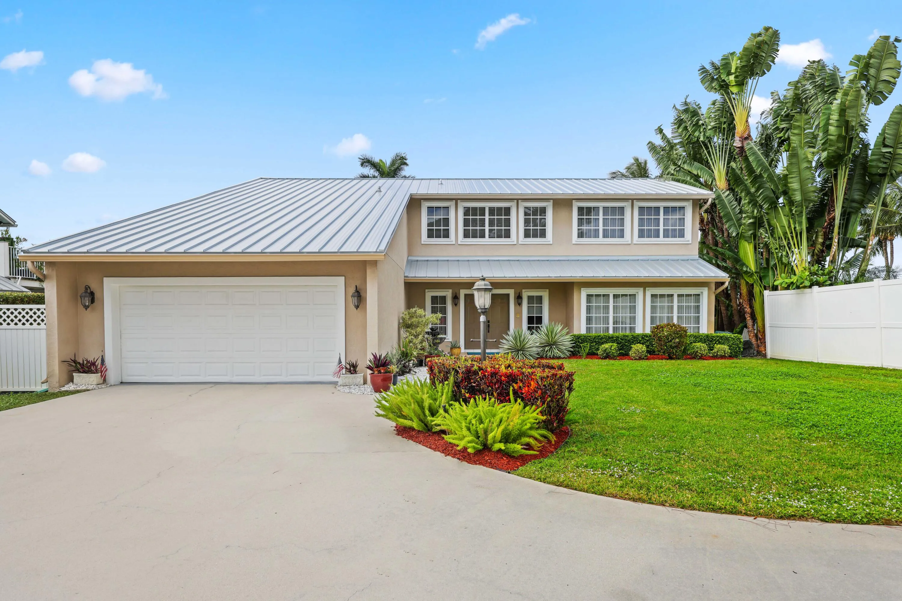 2097 Circle Pl Dr - Home For Sale