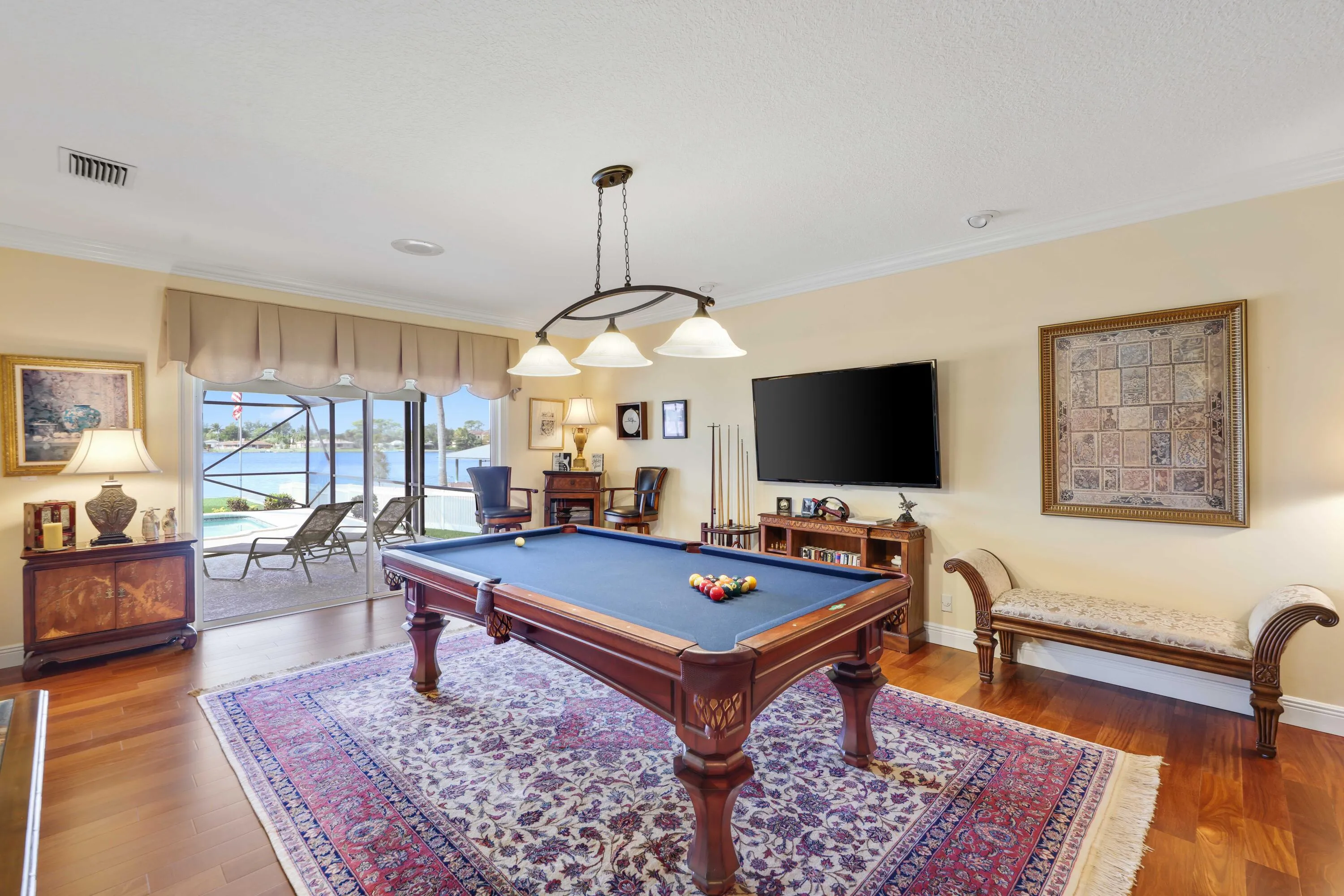 2097 Circle Pl Dr - Living Room(2)