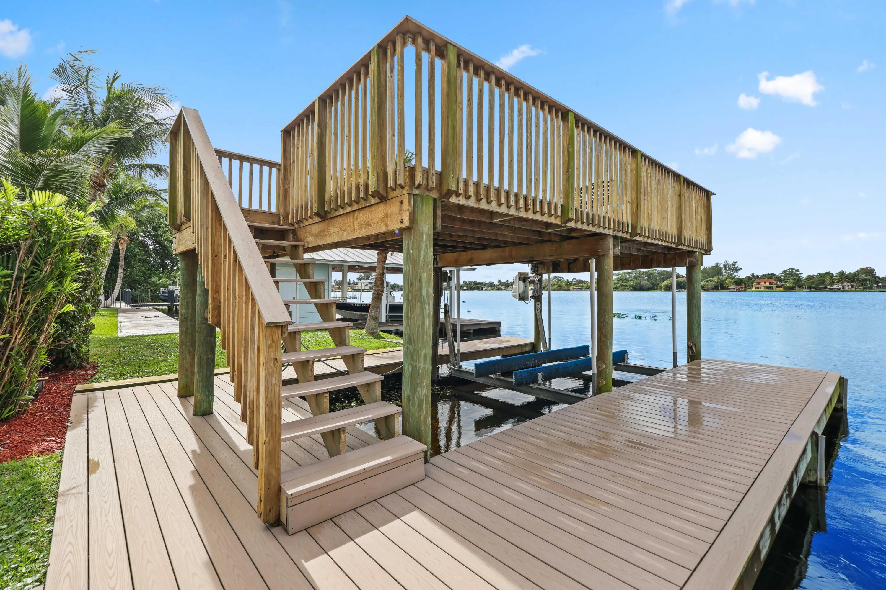 2097 Circle Pl Dr - Dock(2)