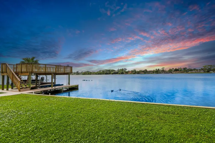 2097-Circle-Pl-Dr- Sunset