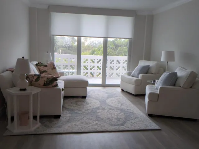 LIVING RM