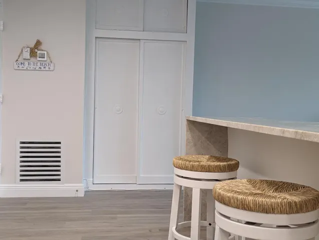 FRONT CLOSET