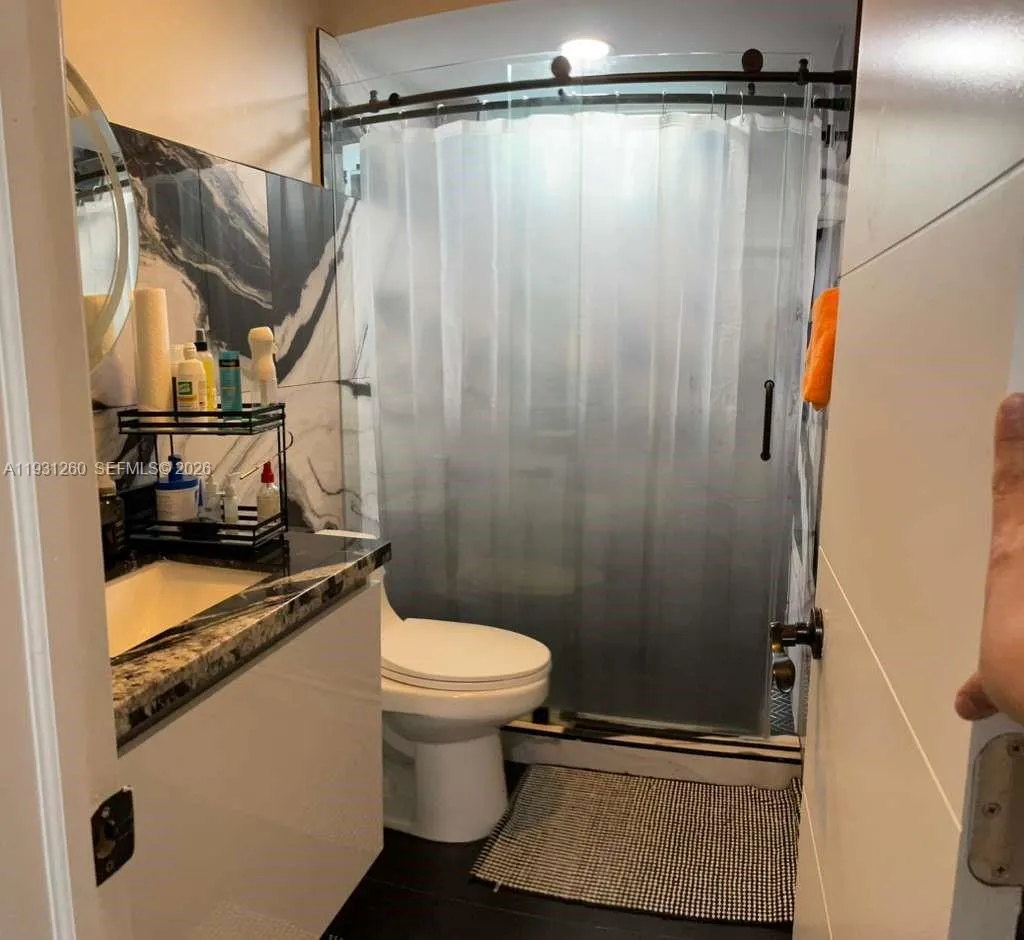2nd Bathroom