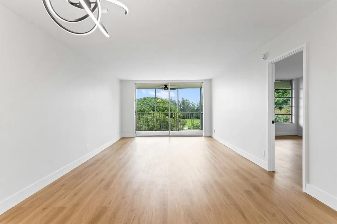 Spacious Living/Dining