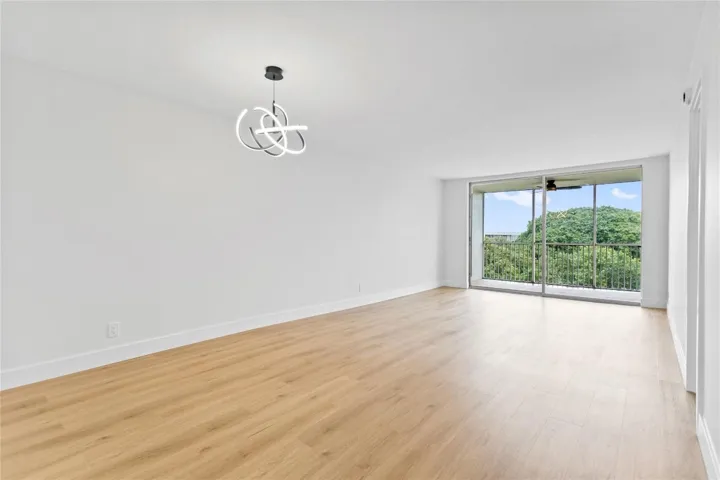 Spacious Living/Dining