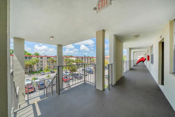 2 Entryway (1)