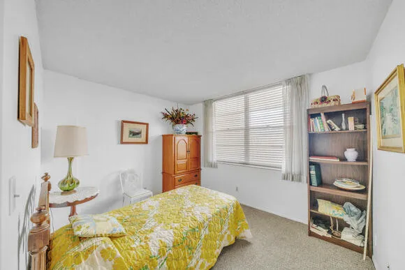 9 Guest Bedroom