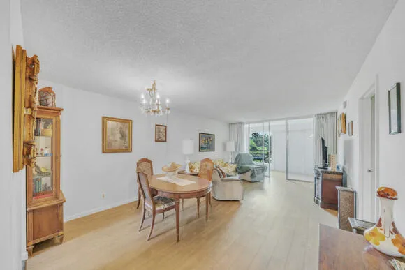 6 Living Area (1)