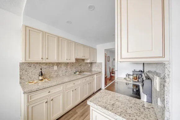 4 Kitchen (1)