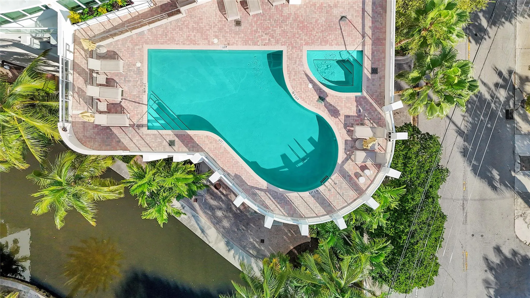 Sun-Soaked Pool Desk