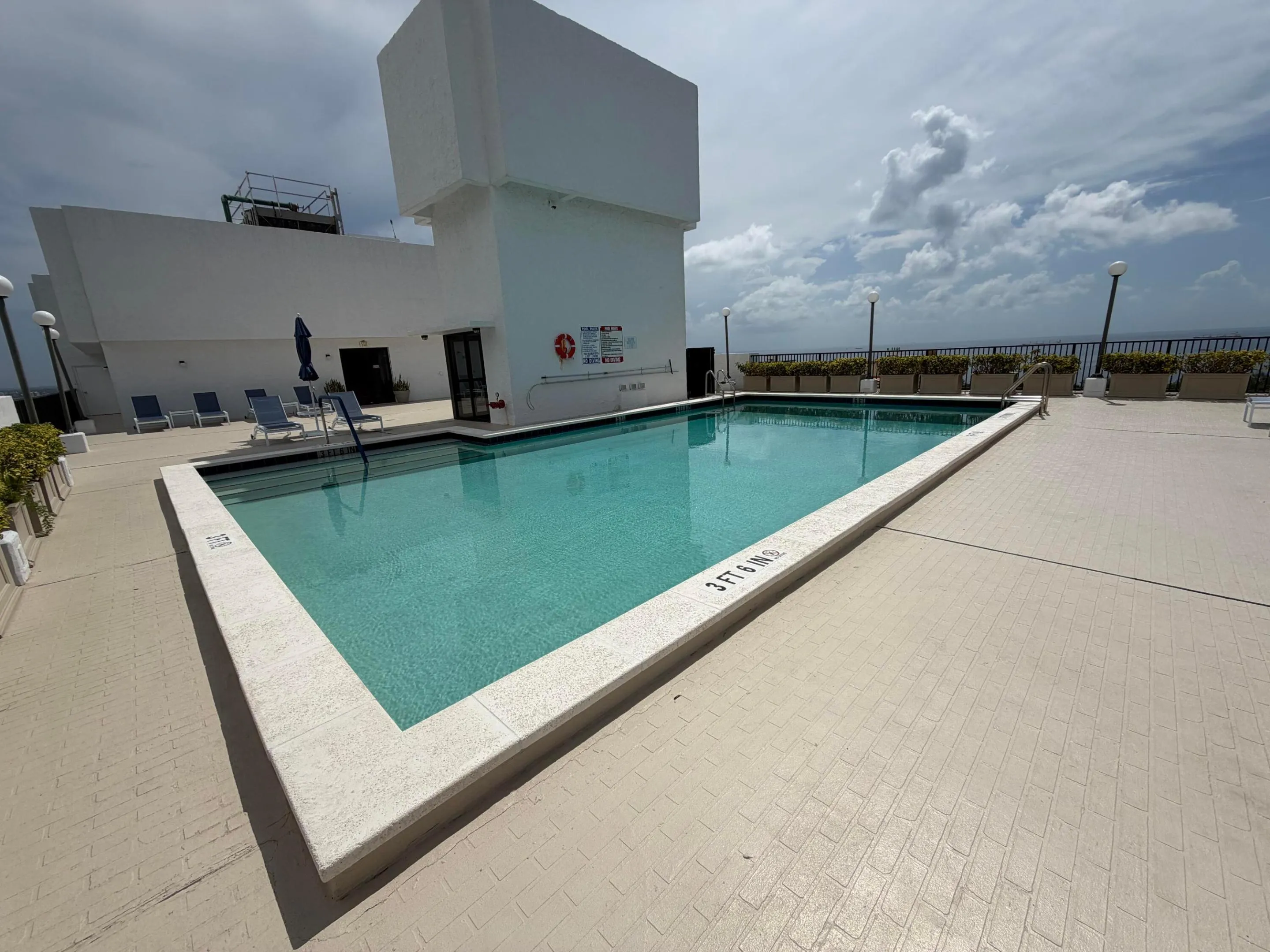 Roof top Pool