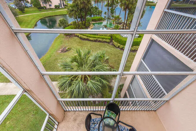 353 US1 C301 Jupiter FL 33477-small-024-