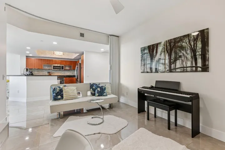 23-web-or-mls-Lake Shore Dr 2312-S2210-0