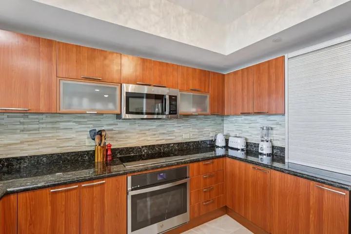 16-web-or-mls-Lake Shore Dr 2312-S2210-0