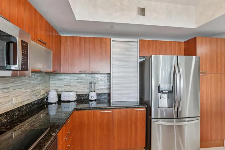 17-web-or-mls-Lake Shore Dr 2312-S2210-0