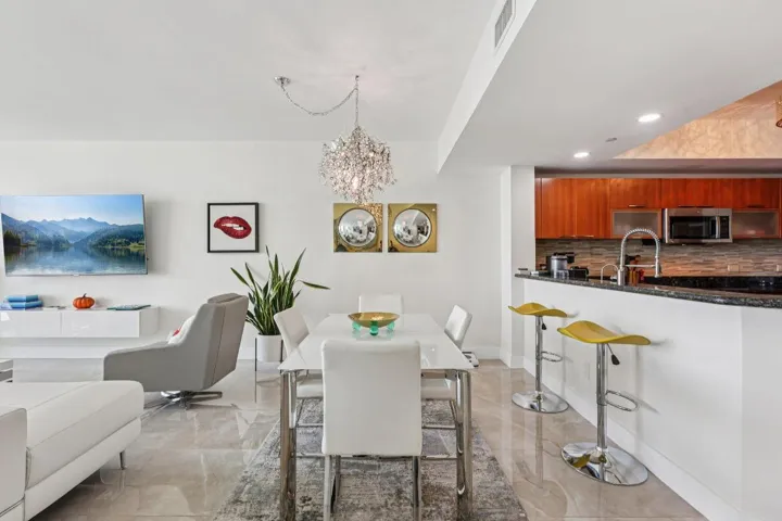 11-web-or-mls-Lake Shore Dr 2312-S2210-0