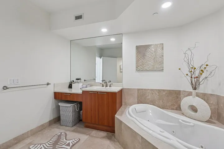 41-web-or-mls-Lake Shore Dr 2312-S2210-0