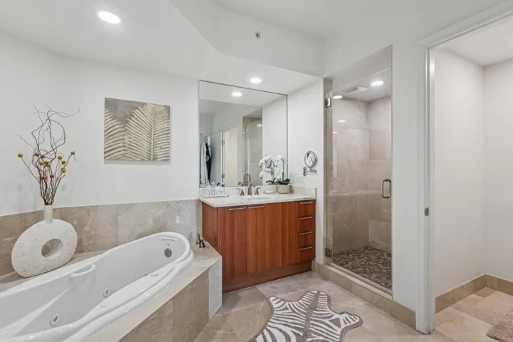 39-web-or-mls-Lake Shore Dr 2312-S2210-0