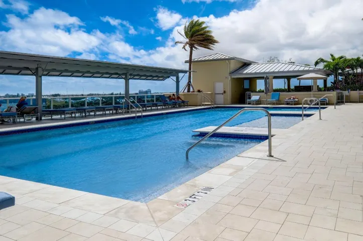 95-web-or-mls-Lake Shore Dr 2106-095
