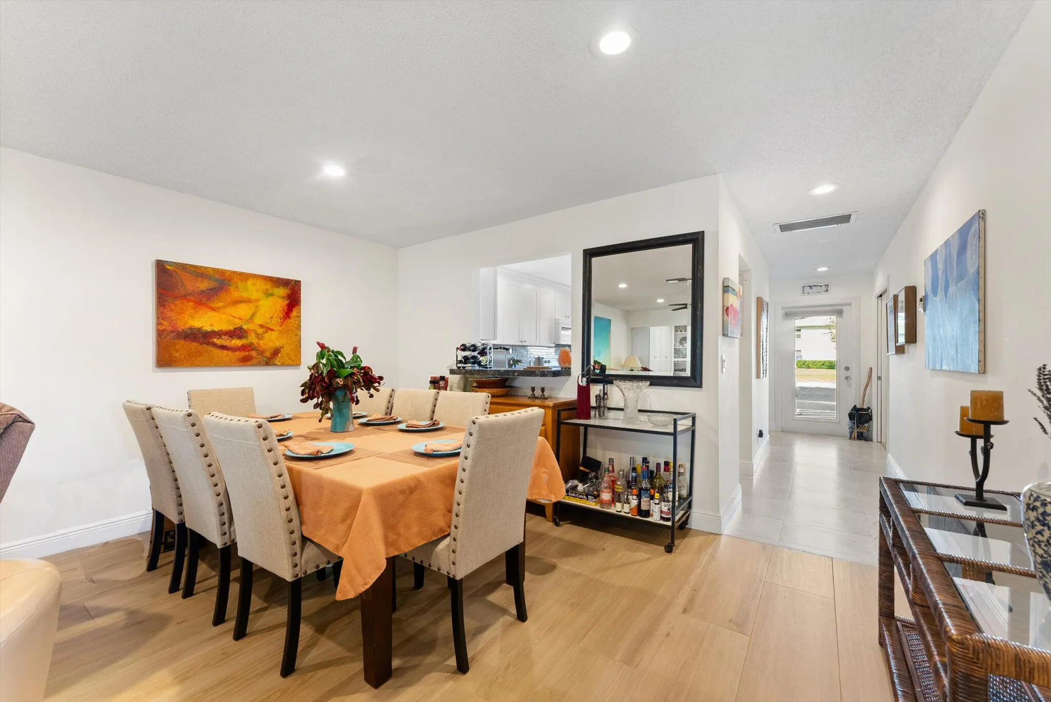 Plenty of room for dinner guests
