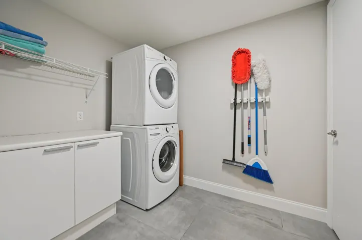 26-web-or-mls-Lake Shore Dr-S2012-026