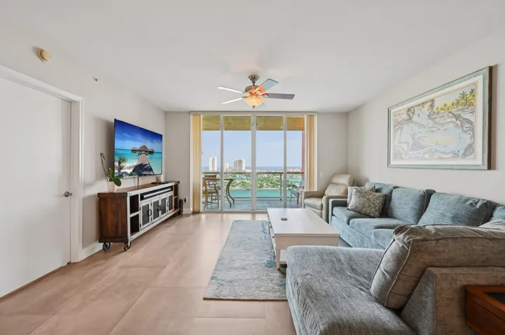 7-web-or-mls-Lake Shore Dr-S2012-007