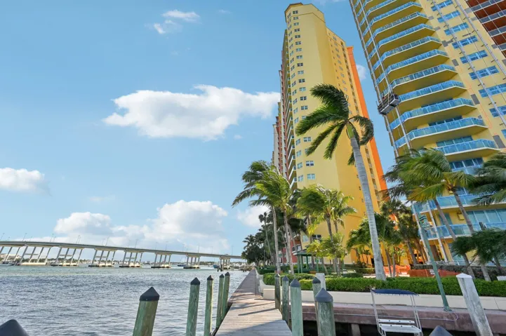 41-web-or-mls-Lake Shore Dr-S2012-041