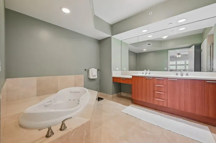 22-web-or-mls-Lake Shore Dr-S2012-022