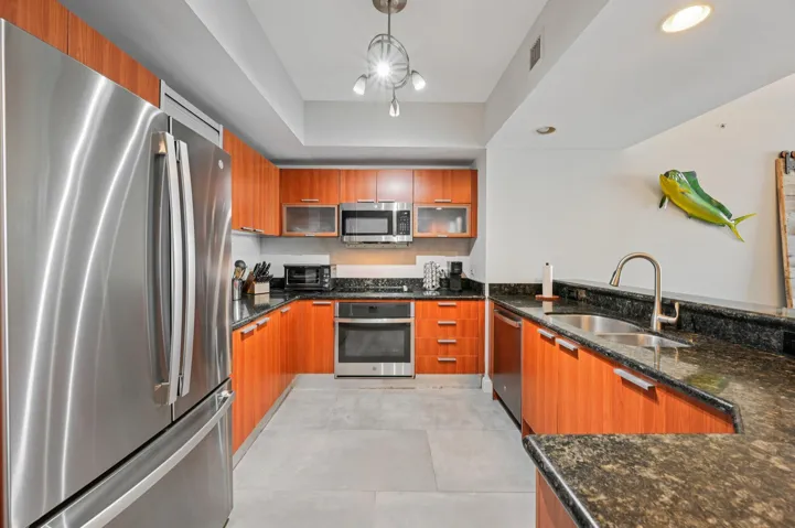 13-web-or-mls-Lake Shore Dr-S2012-013