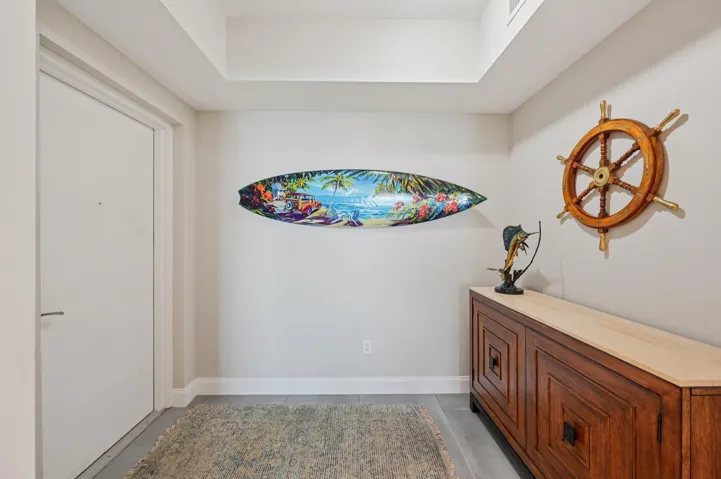 29-web-or-mls-Lake Shore Dr-S2012-029