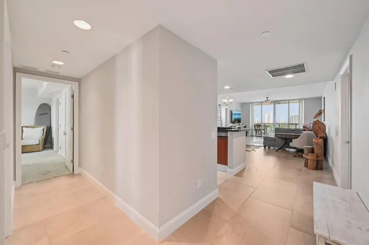 27-web-or-mls-Lake Shore Dr-S2012-027