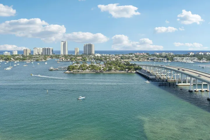37-web-or-mls-Lake Shore Dr-S2012-037