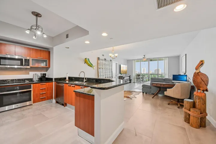 14-web-or-mls-Lake Shore Dr-S2012-014