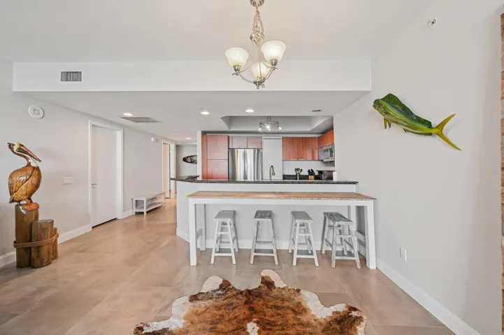 15-web-or-mls-Lake Shore Dr-S2012-015