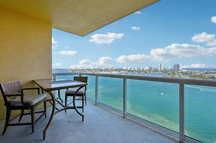 36-web-or-mls-Lake Shore Dr-S2012-036