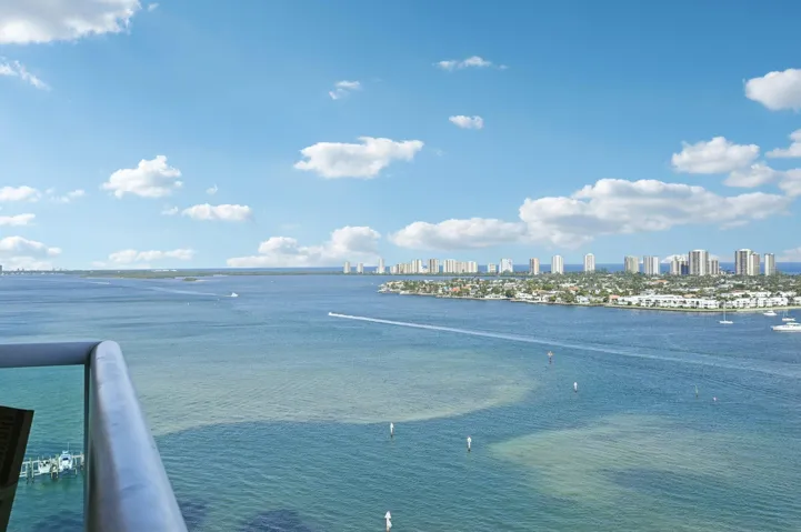 38-web-or-mls-Lake Shore Dr-S2012-038