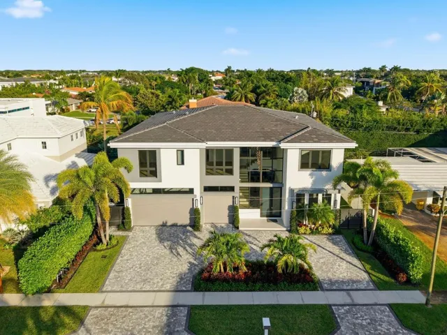 1050 NE 3rd Ave Boca Raton FL 2