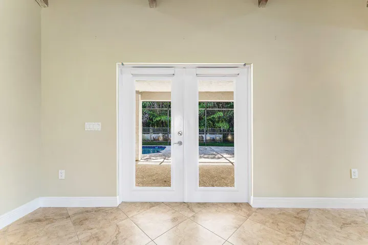 016-4572WhiteCedarLane