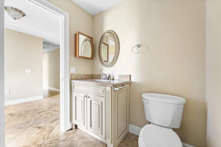 031-4572WhiteCedarLane