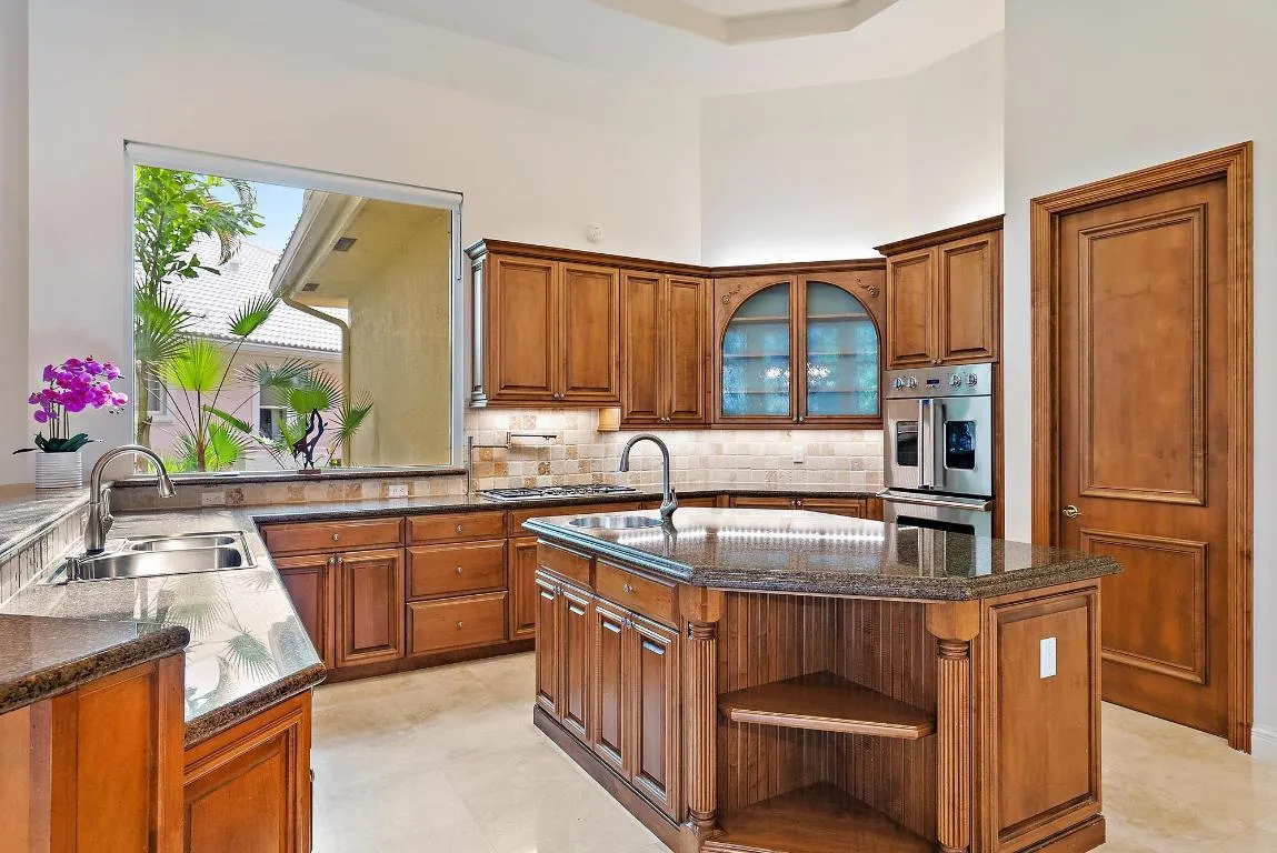 8500 Egret Lakes Lane
